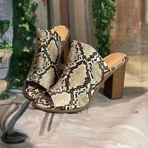 Snake skin heel